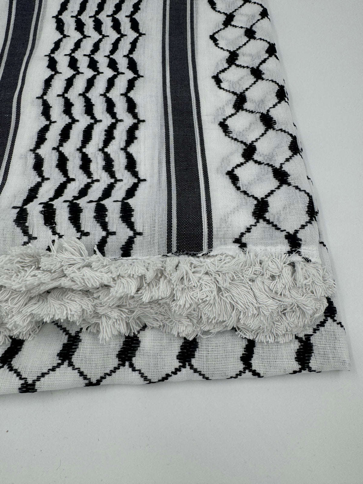 Hirbawi Kuffiyeh White & Black