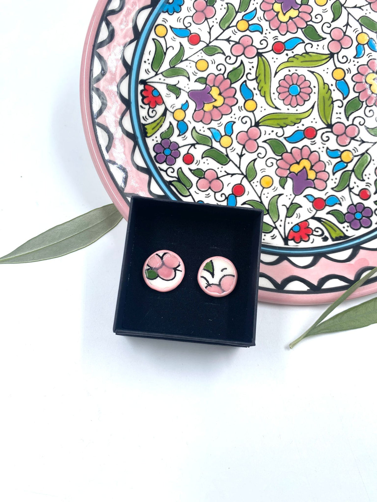 Boucles d'oreilles faites à la main, 16 mm