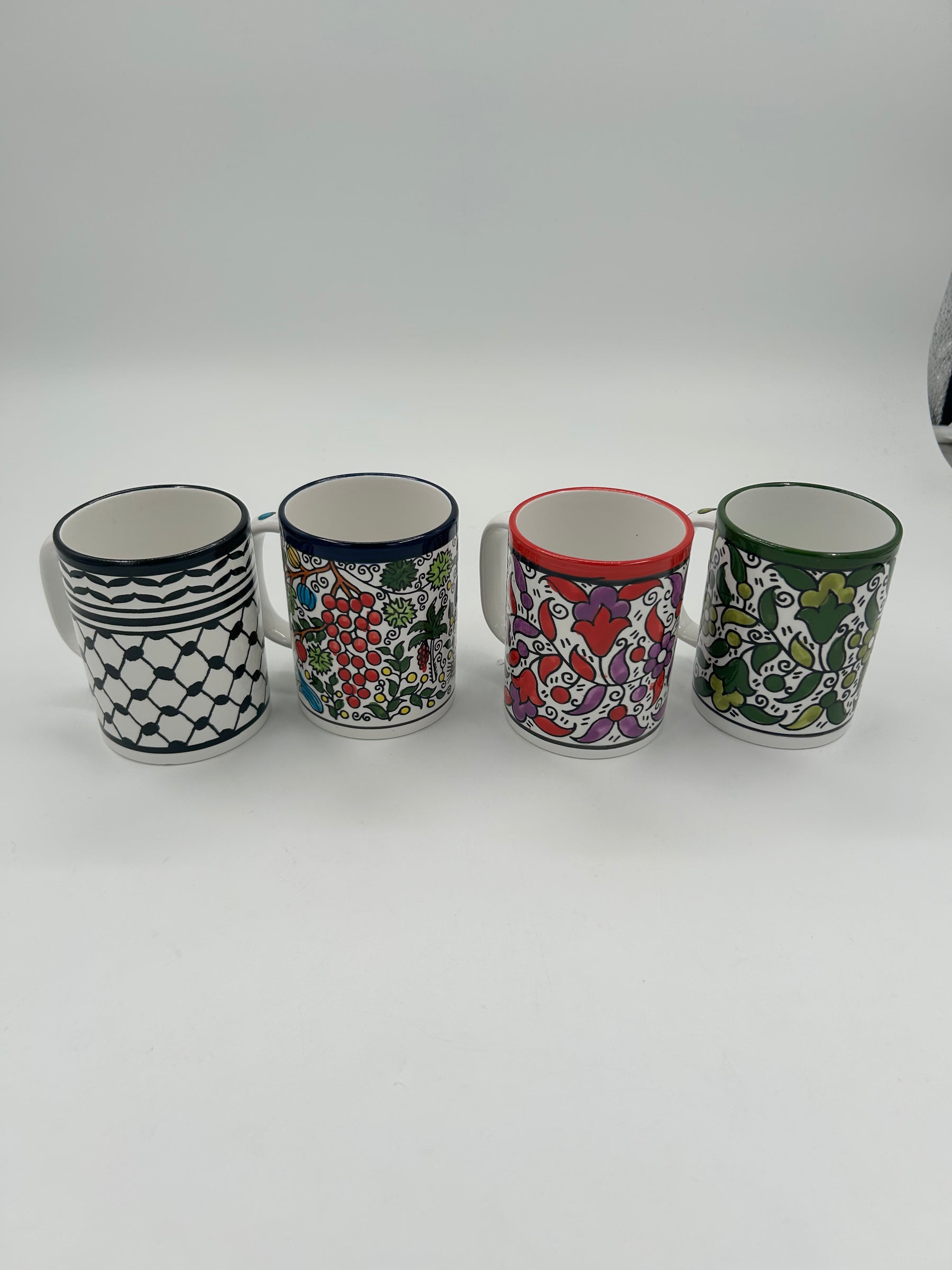 Juego de tazas grande - 4 colores