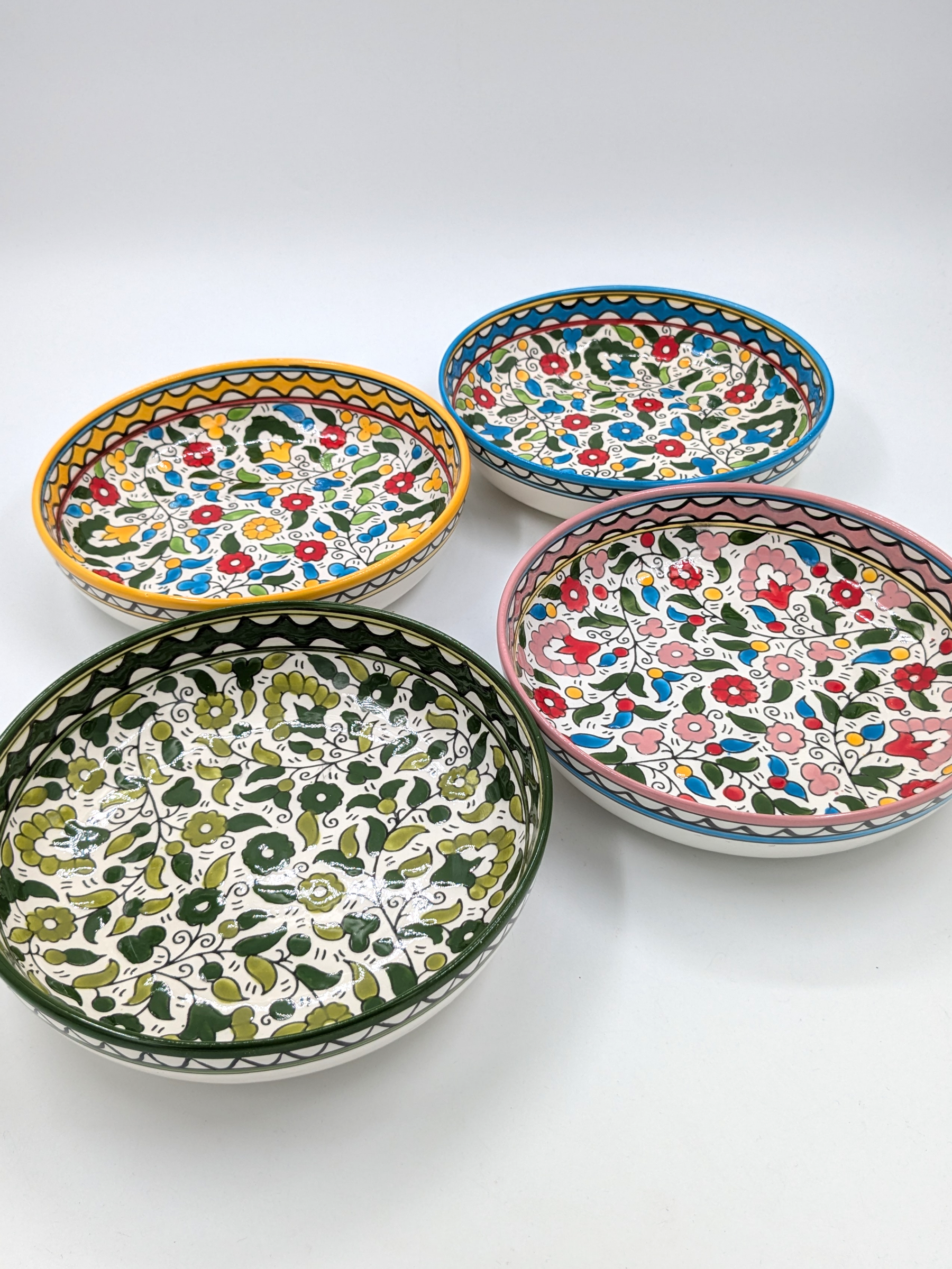 Grande fascio di 4 piatti in ceramica palestinese fatti a mano - 23 cm